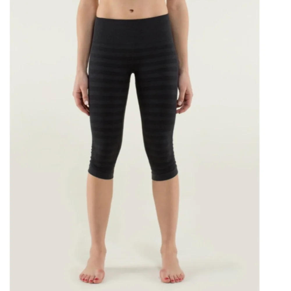 LULULEMON In The Flow Crop Stripe Black Size 8